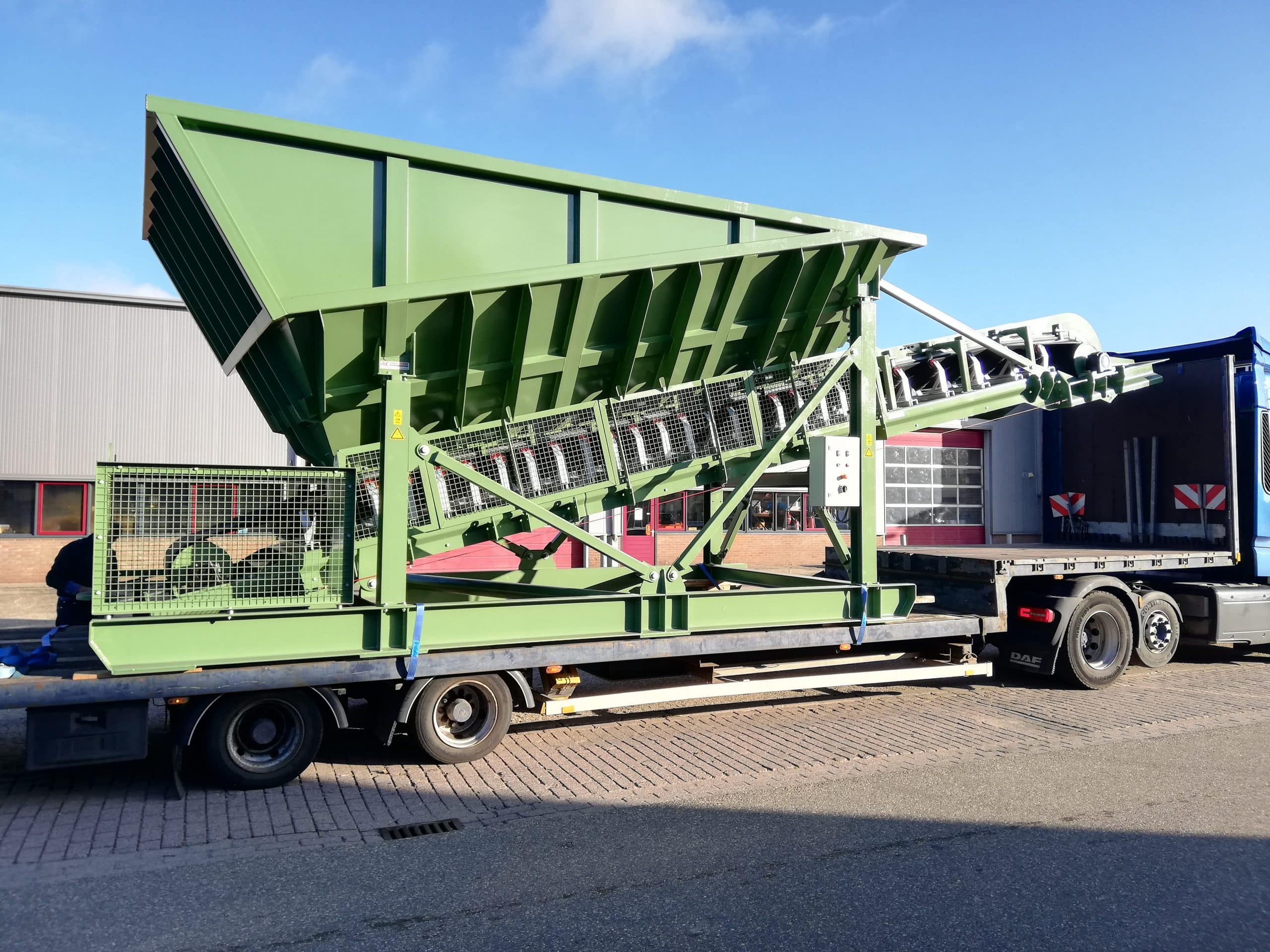 Bunker Nazeeef, Bulkgoederen van P. van Eijzeren Machinebouw