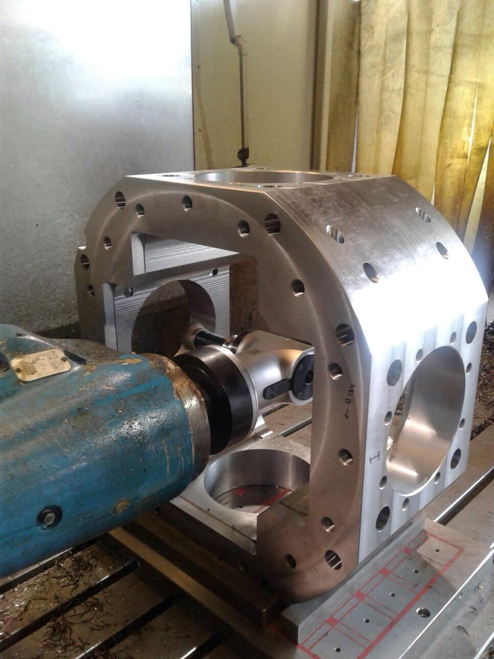 CNC-freeswerk van P. van Eijzeren Machinebouw in Borssele