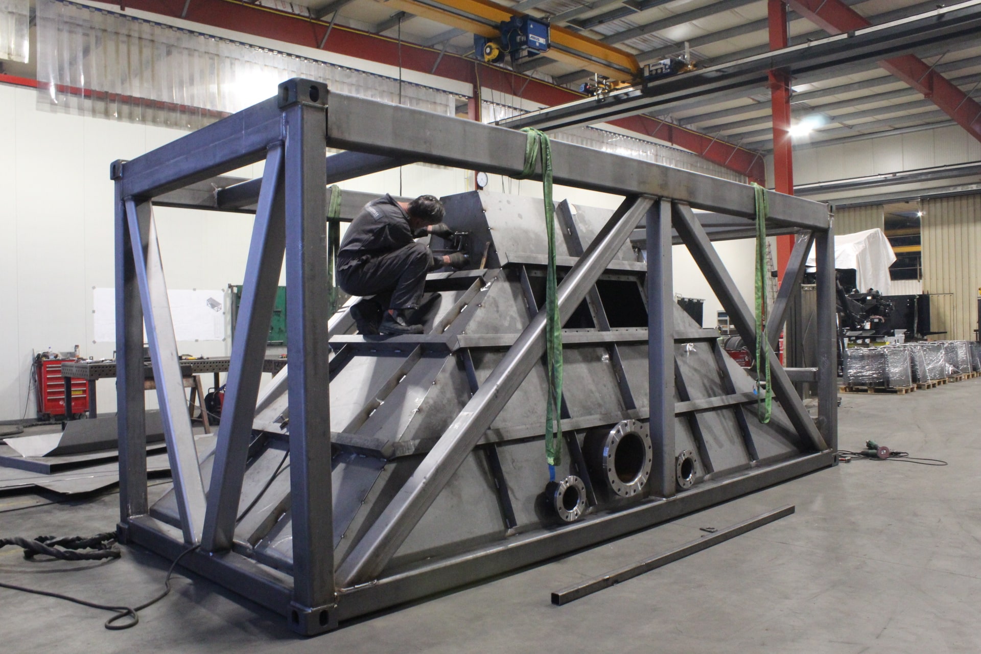 CONTAINER BELADER, Revisies, reparaties en aanpassingen van P. van Eijzeren Machinebouw