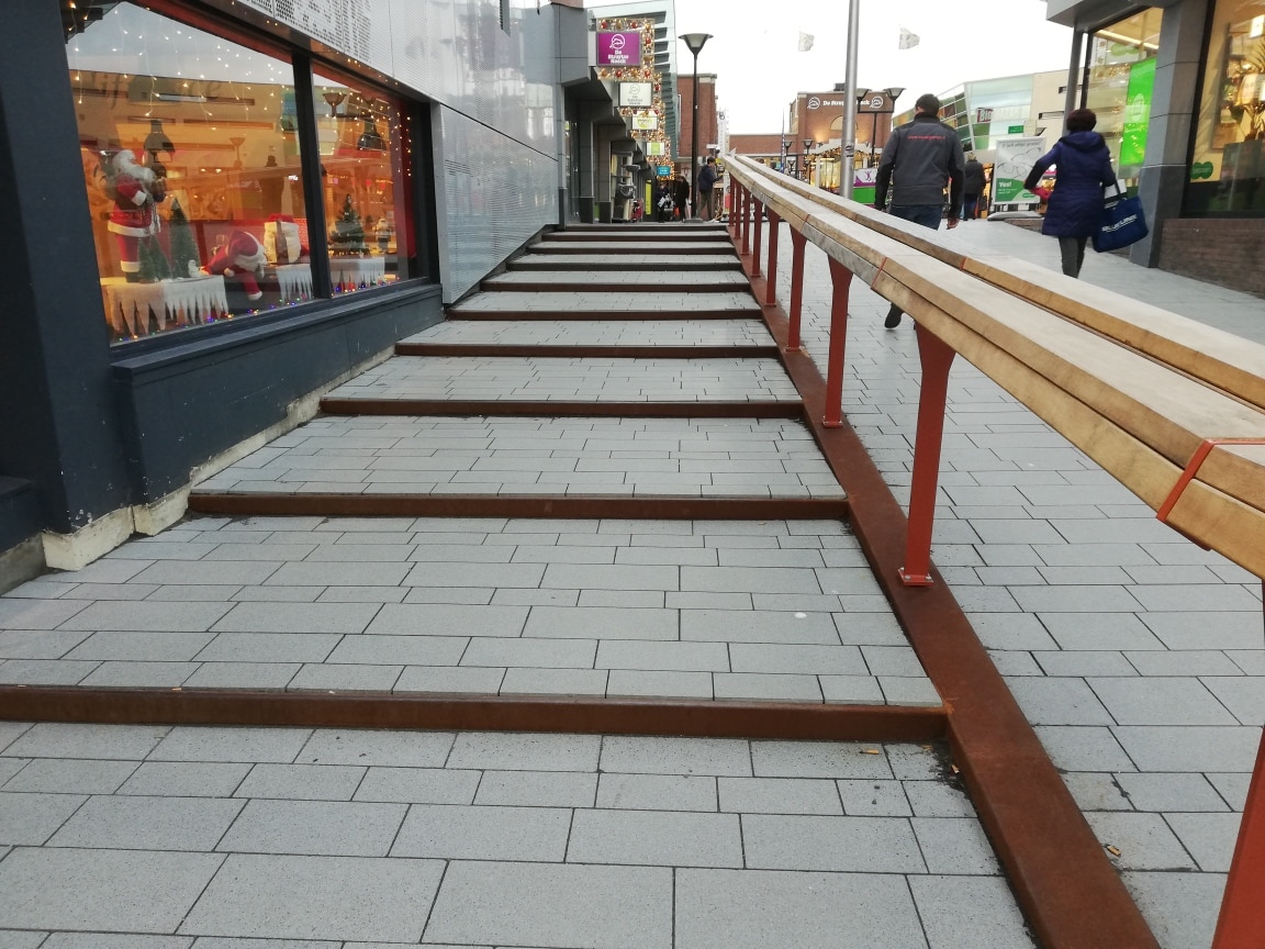 HERINRICHTING WINKELCENTRUM HELLEVOETSLUIS 1